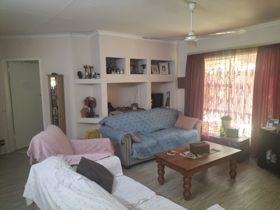 To Let 3 Bedroom Property for Rent in Pellissier Free State